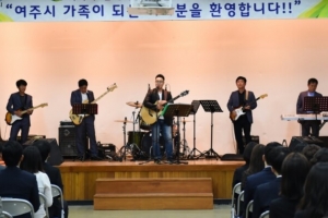 지역축제 초청가수 ‘0순위’ ...“청정밴드 고정팬도 많아요“