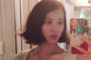 “정신 번쩍” 조여정 근황, 똑 단발 변신에 ‘동안미모 폭발’