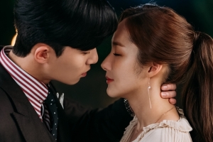 ‘김비서가 왜 그럴까’ 박서준♥박민영, 심정지 유발 ‘키스각’ 포착