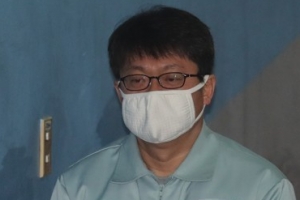 MB 정부 ‘민간인 사찰 입막음’ 김진모·장석명 징역 1년에 집행유예 2년