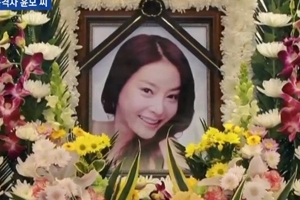 故 장자연 사건 목격자 “무릎 위에 앉히고 성추행...그 자리에 있었다”