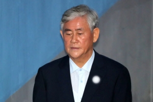 법원 “최경환, 국정원 특활비 1억원 뇌물로 받은 것 맞다”…1심서 징역 5년 선고