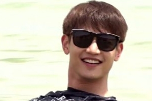 ‘선을 넘는 녀석들’ 민호, 사해 입수 포착 “몸으로 할 수 있는 최고의 경험”