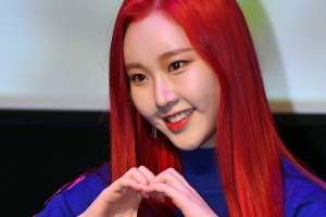 모모랜드 나윤 활동중단 “어지럼증 호소→이석증 진단..8인 체제”