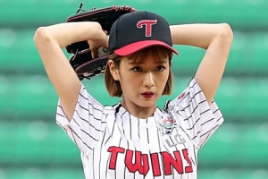 ‘아이돌룸’ 에이핑크 윤보미, ‘레전드 시구’ 재연...“최고 기록 도전”