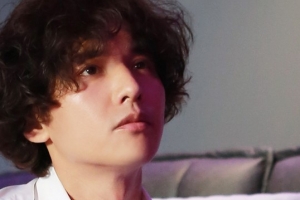 원빈, 팬사인회 근황 포착 ‘현실감 잃어가는 CG 외모’