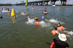 어푸~ 한강 헤엄치며 물놀이 안전 배워요