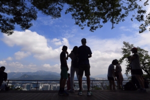 하늘도 마음도 비온 뒤 ‘맑음’