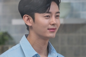 ‘당신의 하우스헬퍼’ 이지훈, 변호사 役 맡은 모습 ‘완벽 스펙+친절’