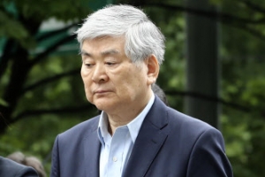 [포토] 조양호 회장, 굳은 표정으로 영장실질심사 출석