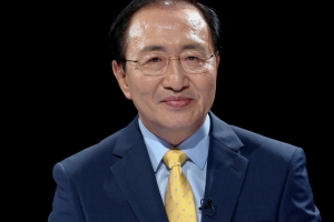 ‘썰전’ 노회찬 의원 “신입생 잘 부탁드린다” 박형준과 첫 설전