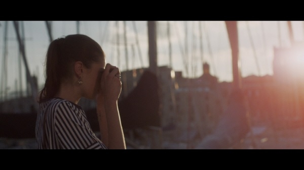 시대가 지나도 변하지 않는 가치와 변화하는 트렌드를 함께 선보이는 이탈리아 네오클래식 브랜드 ‘메트로시티(METROCITY)’가 지난 5일 18 CRUISE 광고의 첫 번째 영상을 공개했다.