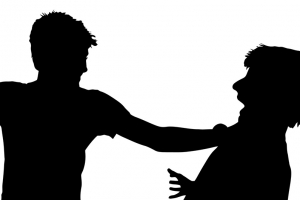 노래방에서 소변 본 아이 나무랐다고 주인 폭행한 30대