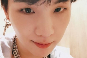 방탄소년단, 대만 슈퍼콘서트 비하인드 사진 대방출 ‘초근접 셀카’