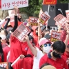 김어준 “여성집회, 달을 피묻은 식칼로 가리키면…” 과격 구호 지적
