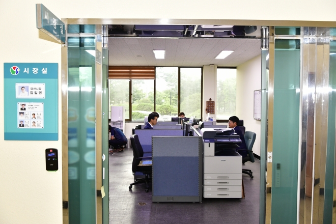 경남 양산시 시장실 3층에서 1층으로 이전