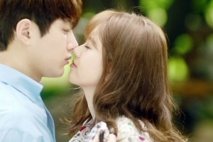 ‘미스 함무라비’ 고아라♥김명수, 키스 1초 전 포착 ‘스틸만 봐도 숨멎’