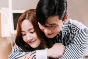 ‘김비서가 왜 그럴까’ 박서준x박민영 애틋+달달 백허그 포착