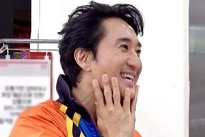 ‘전지적 참견 시점’ 신현준, 영양제 중독자의 쇼핑 ‘행복한 미소’