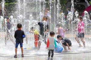 경기 전역 폭염특보 확대…여주 35.6도