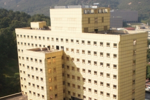 21년간 방치된 과천시 우정병원 건물 오는 18일 철거 시작