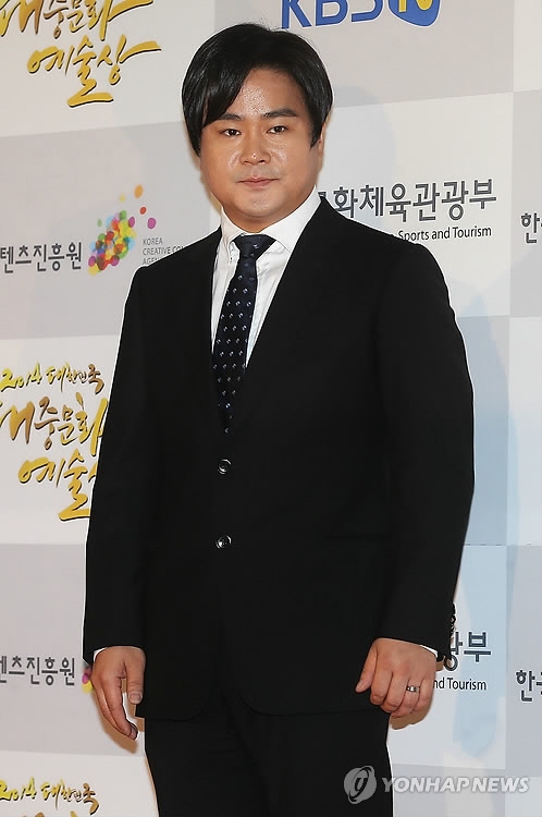 가수 겸 작곡가 유영진