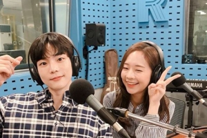 ‘최파타’ 정재호X오영주 인증샷 공개 “여전히 핫한 두 사람”