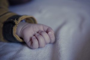 4살 여아 차량 방치 사망에 성난 여론···정부 뒷북만