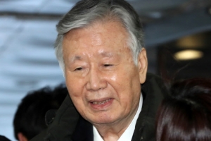 수천억 횡령·임대주택 비리…이중근 부영 회장, 보석 석방