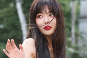 [포토] 현아, 바람에 날리는 머릿결,,,‘은근 섹시’