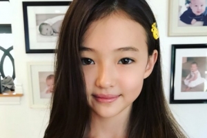 엘라 그로스, 더블랙레이블과 전속 계약..수장 테디 “특별한 목소리”