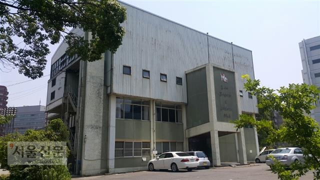 베델이 사무국장으로 활동했던 스포츠클럽 KR&AC의 현재 모습. 1962년에 새로 지어졌다. 민나리 기자 mnin1082@seoul.co.kr