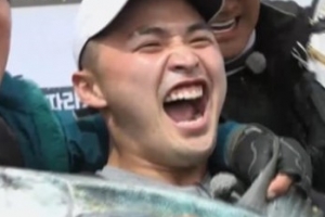 ‘도시어부’ 마이크로닷, 1.26m 부시리 낚아 “순간 눈동자가 이상해”