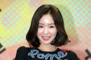 김아중, 신호위반 교통사고…오토바이와 충돌