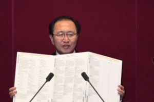 노회찬이 국회에서 남긴 말 그리고 꿈…“촛불 이전의 낡은 정치를 반복하지 말자”