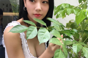 클라라, 폭염보다 더 핫한 볼륨감