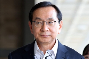 [포토] ‘레이저 눈빛’ 김동수 전 공정거래위원장 검찰로 소환