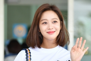 ‘이별이 떠났다’ 조보아, 폭염 날리는 청량 미소 ‘쿠알라룸푸르로 떠나요’