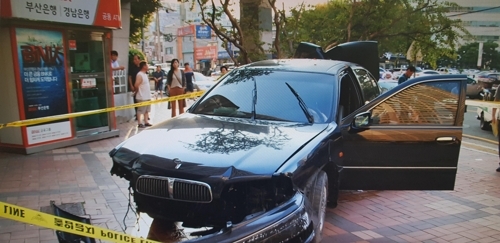 지난 14일 20대 경비원을 숨지게 한 사고차량. 2018.7.26 부산경찰청 제공 연합뉴스