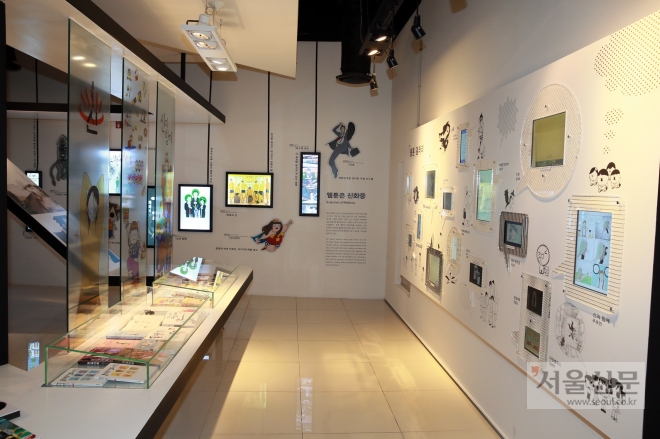 한국만화박물관 웹툰 전시코너. 한국만화박물관 제공