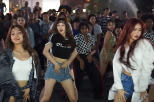 (여자)아이들, 뉴욕 타임스퀘서 플래시몹