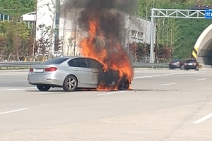 제2경인고속도로 안양과천TG 인근서 BMW 320d 또 화재