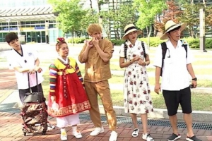 ‘나 혼자 산다’ 폭염 속 한복 입고 경주 포착 “여름 현무 학당”