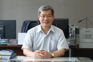 “책만 읽는 공간이 아니라  몸·마음까지 재충전하는  복합문화공간으로 진화”