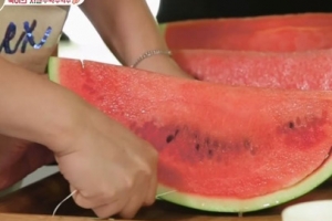 ‘밥블레스유’ 김숙이 수박을 자르는 남다른 방법