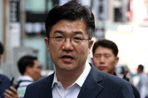 특검, 송인배·백원우 검찰에 안 넘기고 처분…곧 결론