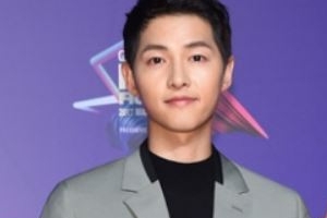 송중기 데뷔 10주년 팬미팅 ‘우리 함께한 날’ 개최