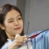 ‘런닝맨’ 블랙핑크 제니, 놀랄만한 양궁 실력 ‘반전 매력’ 발산