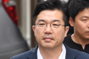 ‘드루킹 소개’ 송인배 조사… 특검, 김경수 영장 청구하나