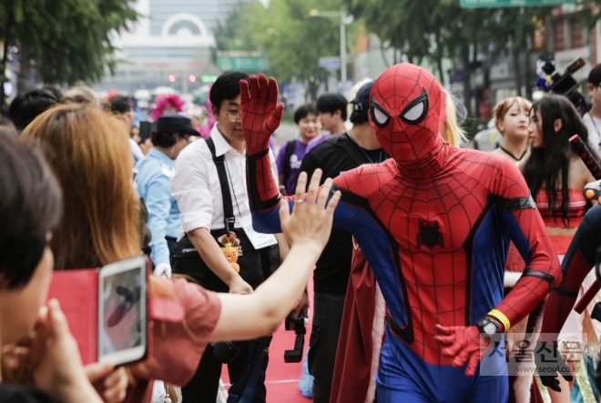 지난해 진행된 제20회 부천 시내 코스프레 퍼레이드 모습. 한국만화영상진흥원 제공
